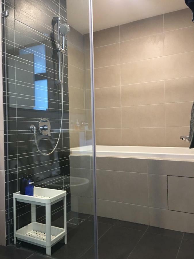 Teega 3br Family-friendly Puteri Harbour Apartemen *